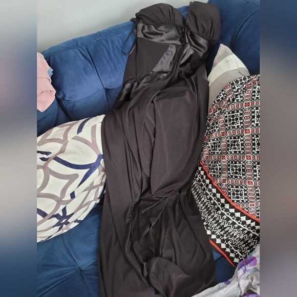 One Dress  - Picture 2 of 16